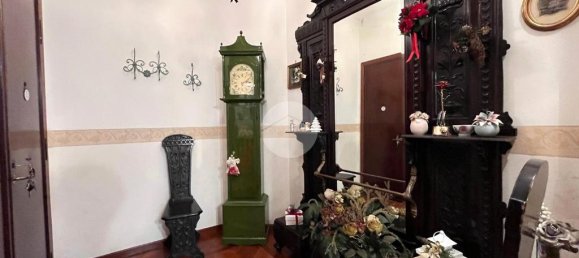 3 Schlafzimmer Wohnung in Naples, Italy, Nr. 316226 5