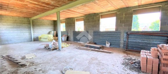 4-Zimmer Garage in Borgofranco d'Ivrea, Italy, Nr. 66241 3