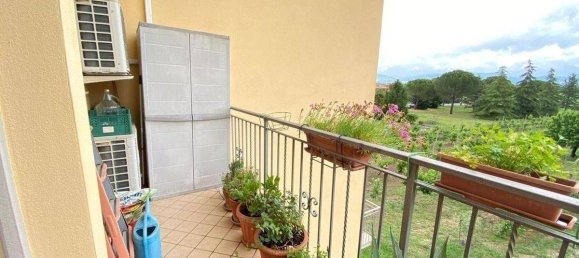 4 rooms Apartment in Bastia Umbra, Italy No. 178104 2