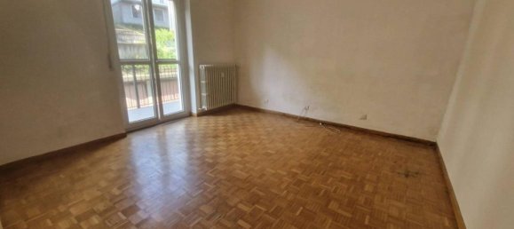 5 rooms Apartment in Sondrio, Italy No. 167776 4