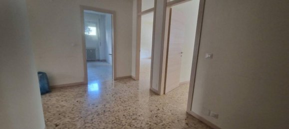 5 rooms Apartment in Sondrio, Italy No. 167776 8