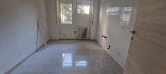 5 rooms Apartment in Sondrio, Italy No. 167776 3