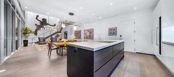 3 Schlafzimmer Gewerbliche Immobilien in Miami, USA, Nr. 615331 7