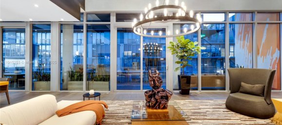 3 Schlafzimmer Gewerbliche Immobilien in Miami, USA, Nr. 615331 30