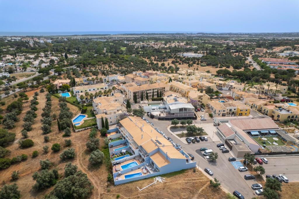 4 bedrooms Townhouse in Quarteira, Portugal No. 267711