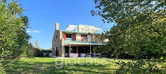 Вилла с 10 спальнями в Удине, Италия № 165798 23