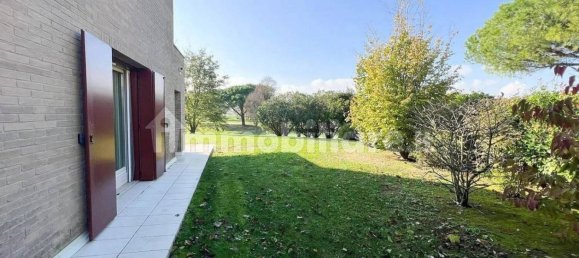 Вилла с 10 спальнями в Удине, Италия № 165798 16