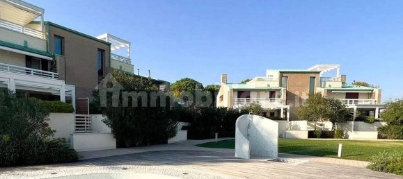 Вилла с 10 спальнями в Удине, Италия № 165798 22