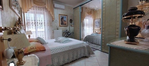 Apartamento de 3 habitaciónes en Foggia, Italy No. 265700 10