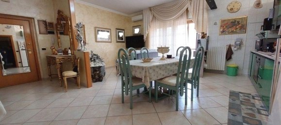 Apartamento de 3 habitaciónes en Foggia, Italy No. 265700 2