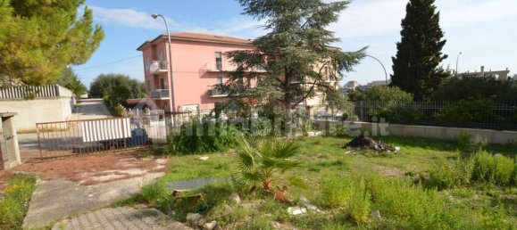 3 rooms Commercial property in San Benedetto del Tronto, Italy No. 202188 9
