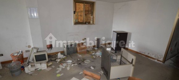 3 rooms Commercial property in San Benedetto del Tronto, Italy No. 202188 8