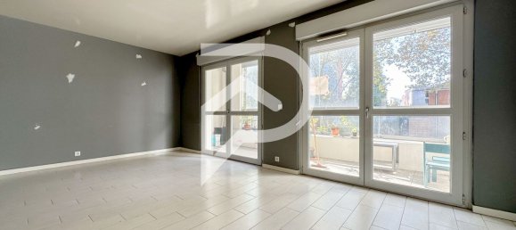 2 bedrooms Apartment in Aulnay-sous-Bois, France No. 175421 2