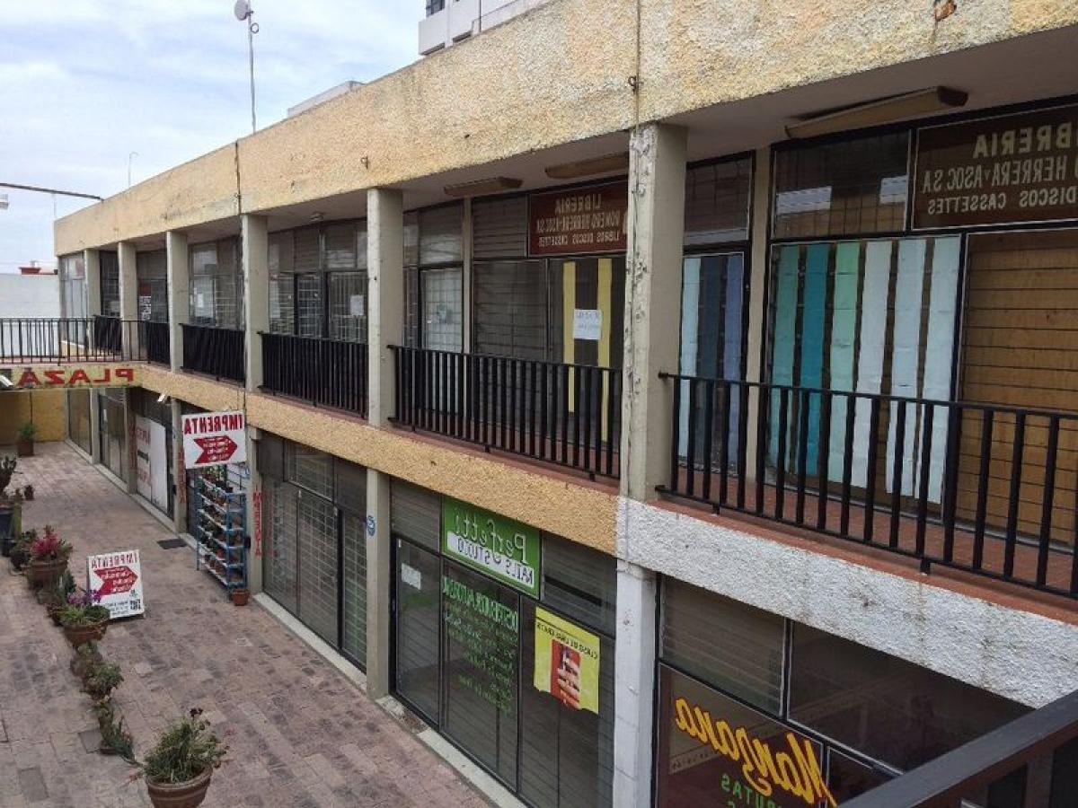 902m² Building in Cuautitlan Izcalli, Mexico No. 202308