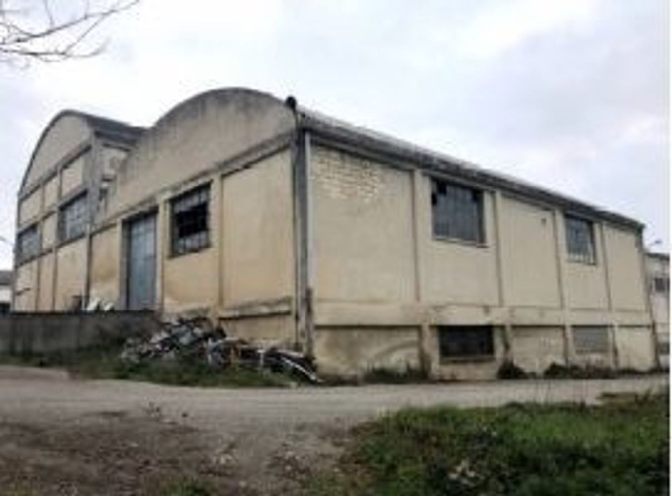 9712m² Commercial property in Venosa, Italy No. 342440