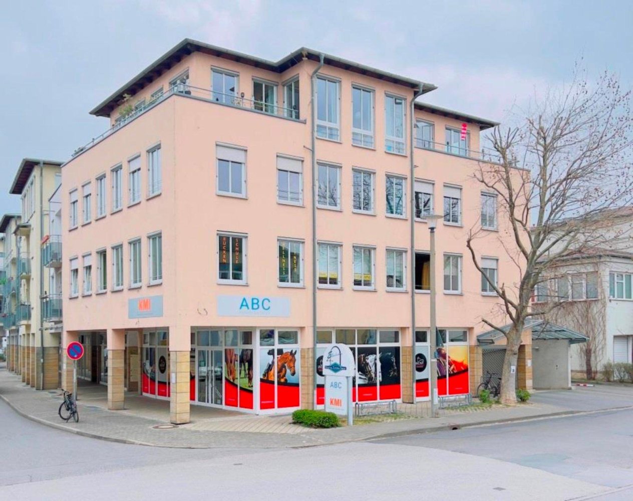  موقف سيارات في Dresden, Germany رقم 228002