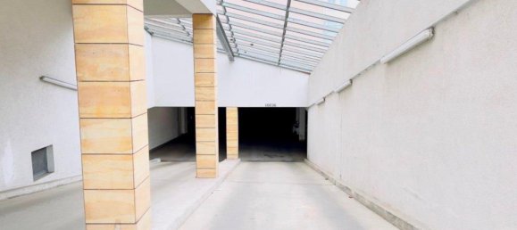  موقف سيارات في Dresden, Germany رقم 228002 6