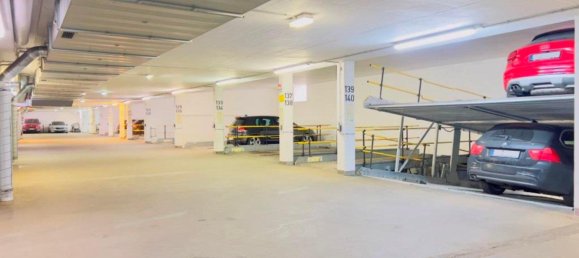  موقف سيارات في Dresden, Germany رقم 228002 8