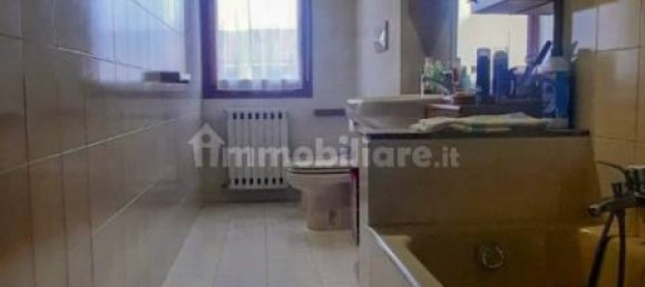 3 bedrooms Villa in Piacenza, Italy No. 194120 2