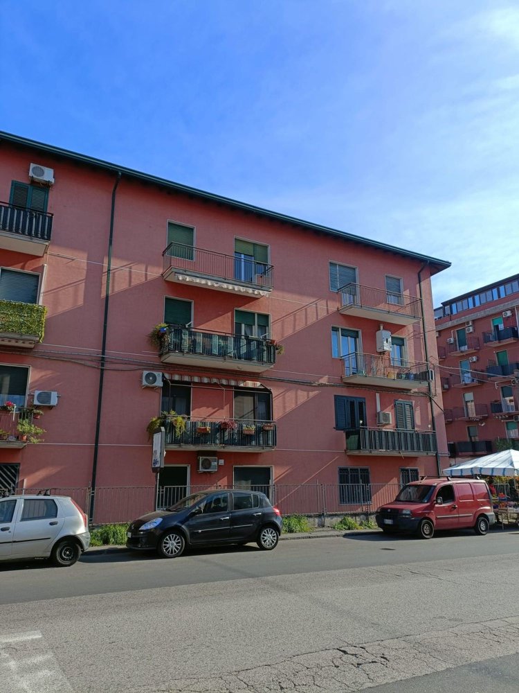 3غرفة شقة في Catania, Italy رقم 45157