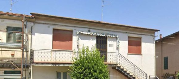 78m² Commercial property in Pistoia, Italy No. 295653 2