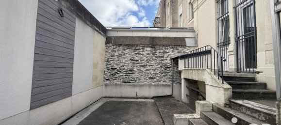 300m² Building in Angers, France No. 300007 17