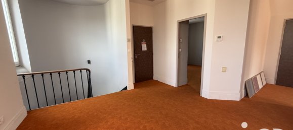 300m² Building in Angers, France No. 300007 8