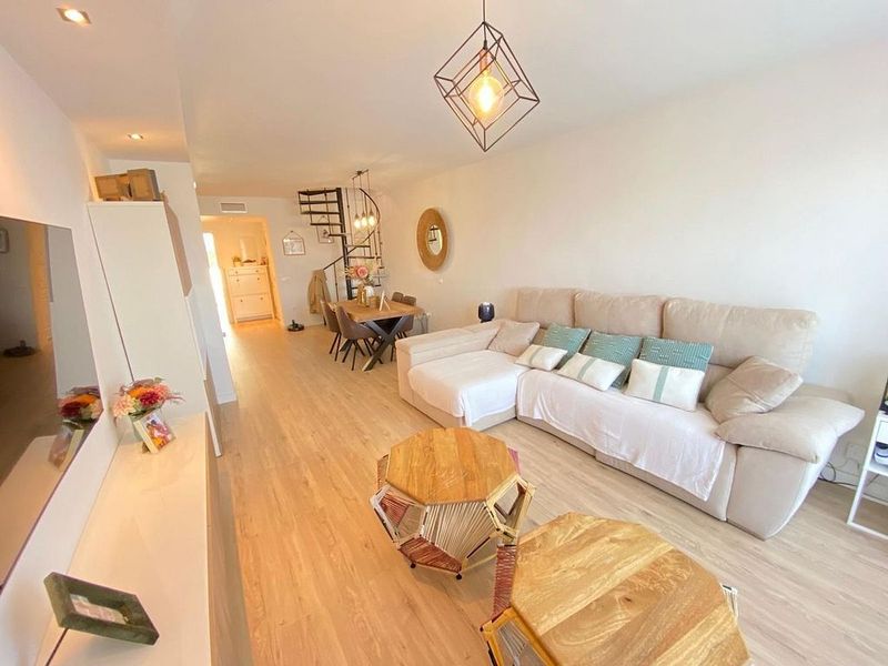 Ático de 3 dormitorios en La Duquesa, Spain No. 220722