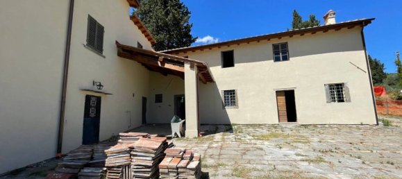 5 bedrooms House in Scandicci, Italy No. 324422 9