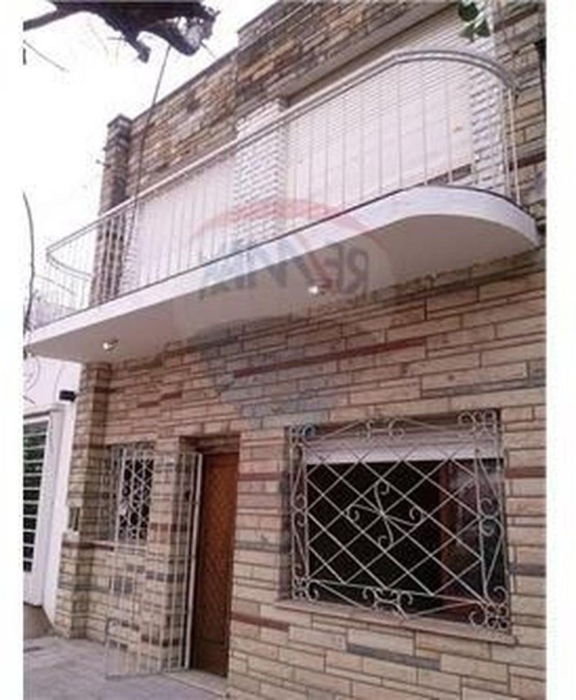 Дом с 3 спальнями в Морон, Аргентина № 15249