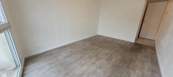 1 bedroom Apartment in Goussainville, France No. 169100 3