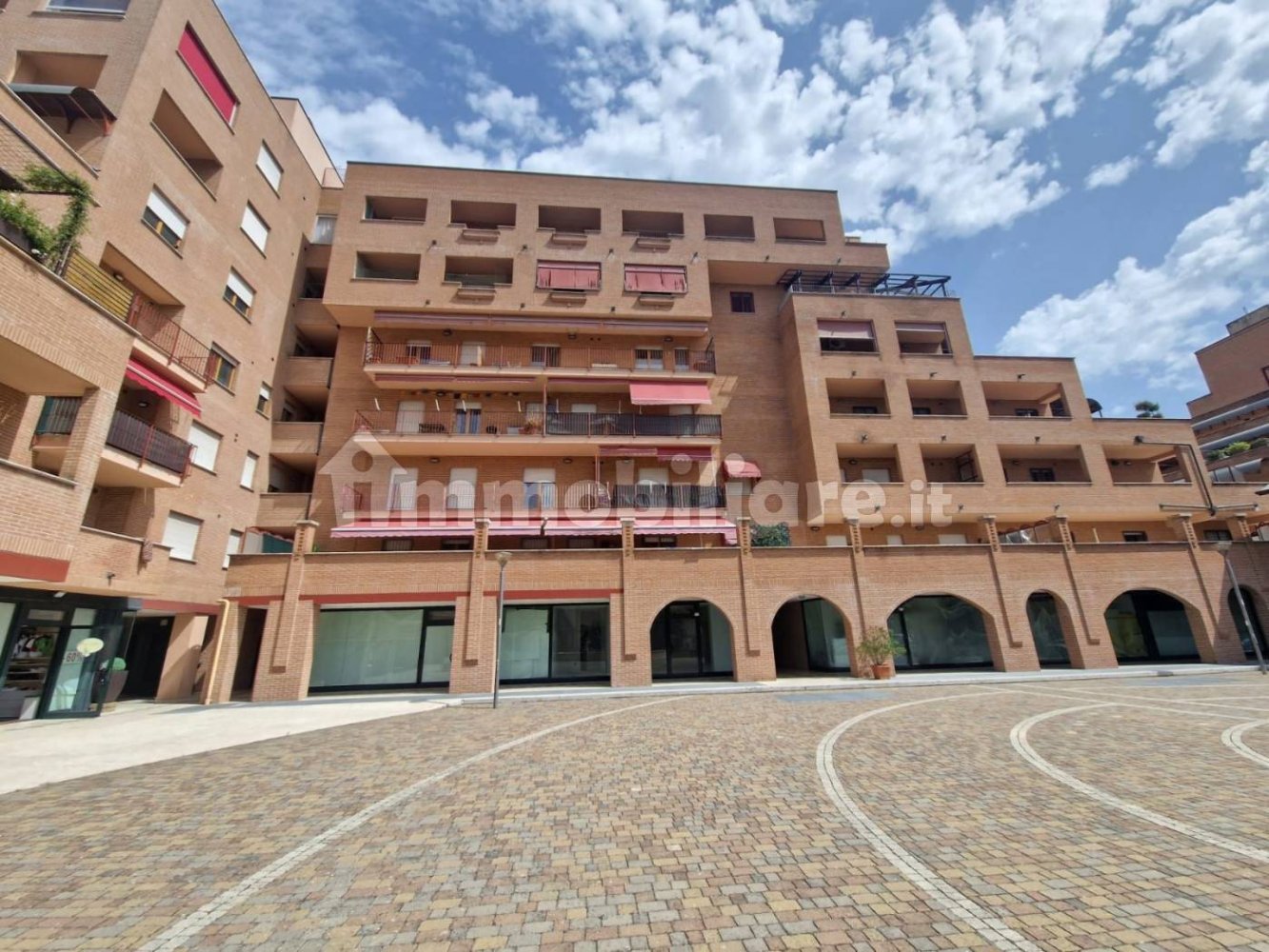 2 rooms Commercial property in Bastia Umbra, Italy No. 134022