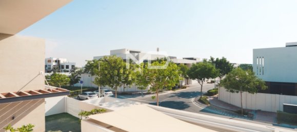4 bedrooms Villa in Yas Island, UAE No. 47649 37