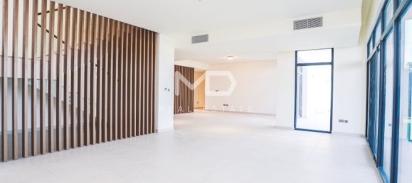 4 bedrooms Villa in Yas Island, UAE No. 47649 6