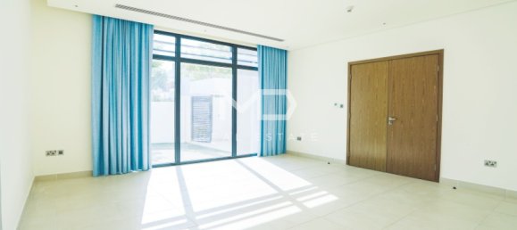 4 bedrooms Villa in Yas Island, UAE No. 47649 33