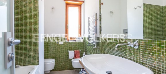 2 bedrooms Apartment in Rome, Italy No. 130002 6