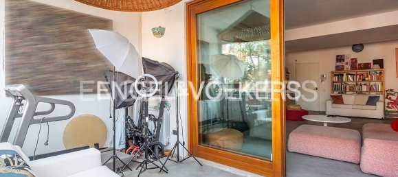 2 bedrooms Apartment in Rome, Italy No. 130002 10