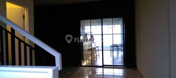 270m² Shop in Tangerang City, Indonesia No. 1429 13