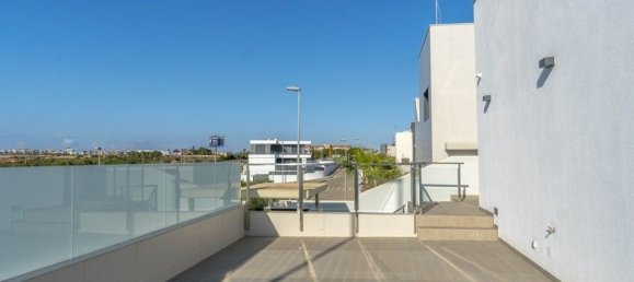 3 Schlafzimmer Villa in Alicante, Spain, Nr. 184721 33