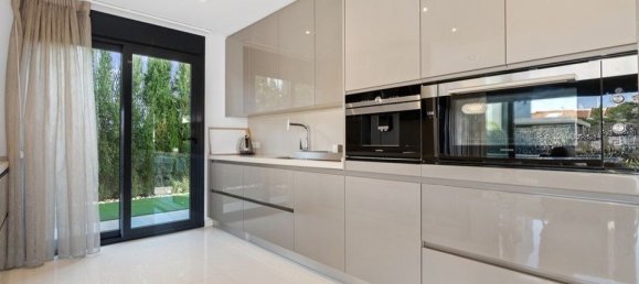 3 Schlafzimmer Villa in Alicante, Spain, Nr. 184721 10