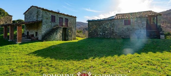70 rooms Castles in Talla, Italy No. 281380 32