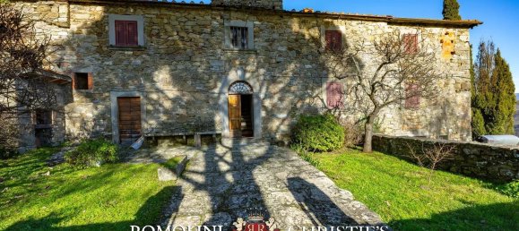70 rooms Castles in Talla, Italy No. 281380 28