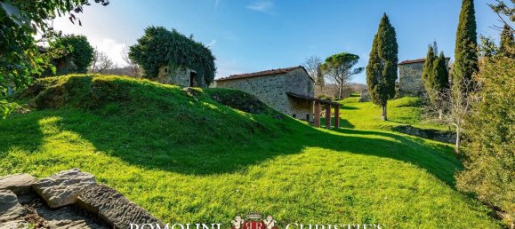 70 rooms Castles in Talla, Italy No. 281380 26