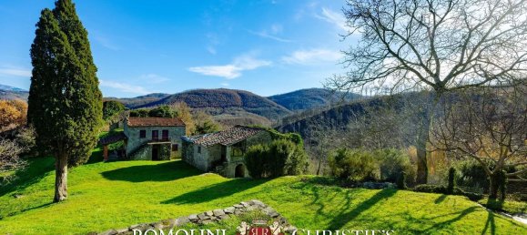 70 rooms Castles in Talla, Italy No. 281380 22