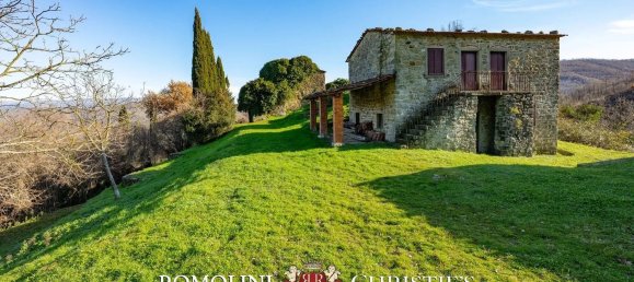 70 rooms Castles in Talla, Italy No. 281380 31