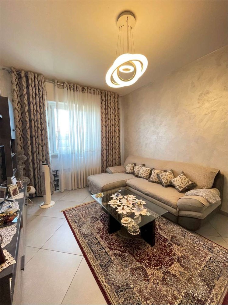 7غرفة شقة في Turin, Italy رقم 206292