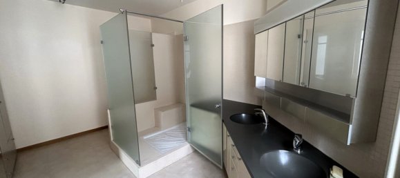 4 Schlafzimmer Wohnung in Strasbourg, France, Nr. 63010 8