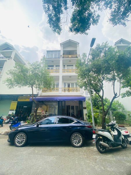 126m² Townhouse in District 7, Vietnam No. 7350