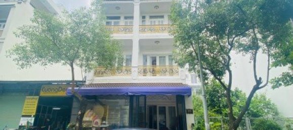 126m² Townhouse in District 7, Vietnam No. 7350 2