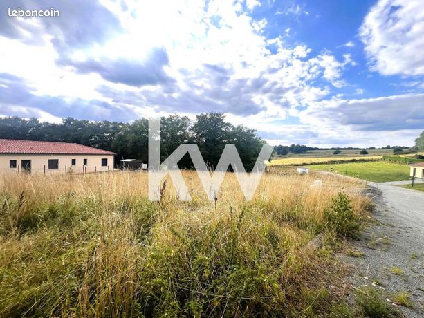  قطعة أرض في Limoges, France 567متر مربع رقم 300718